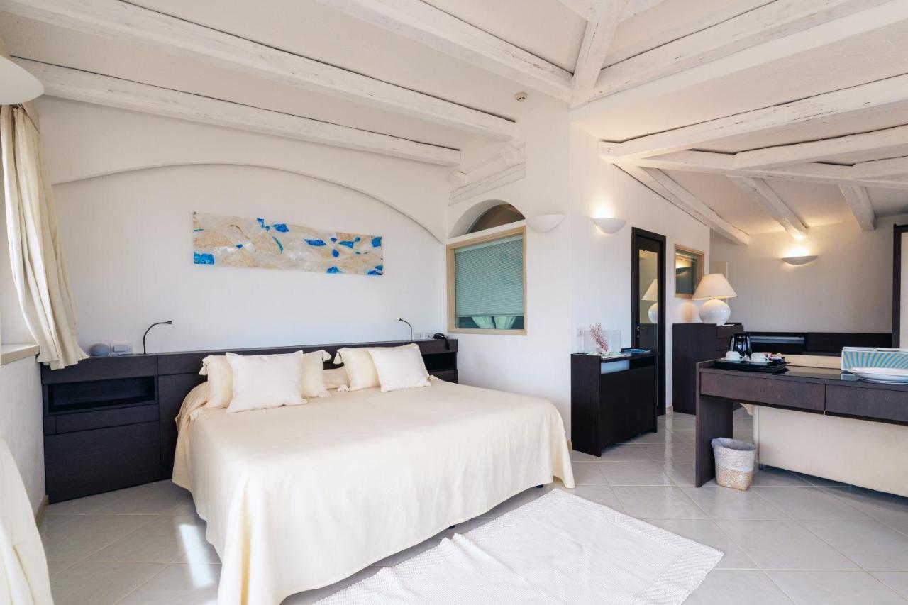 Hotel Punta Est Baja Sardinia Εξωτερικό φωτογραφία