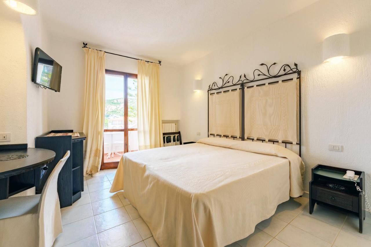 Hotel Punta Est Baja Sardinia Εξωτερικό φωτογραφία