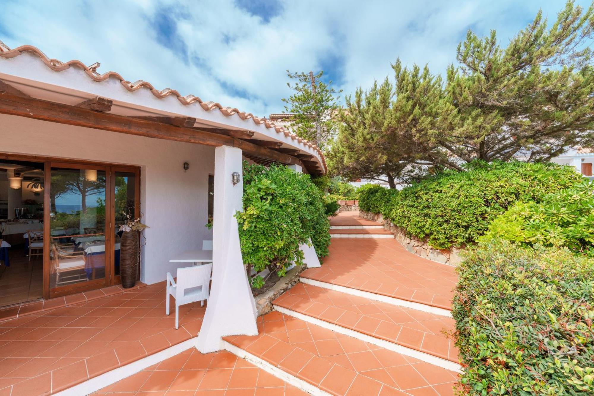 Hotel Punta Est Baja Sardinia Εξωτερικό φωτογραφία