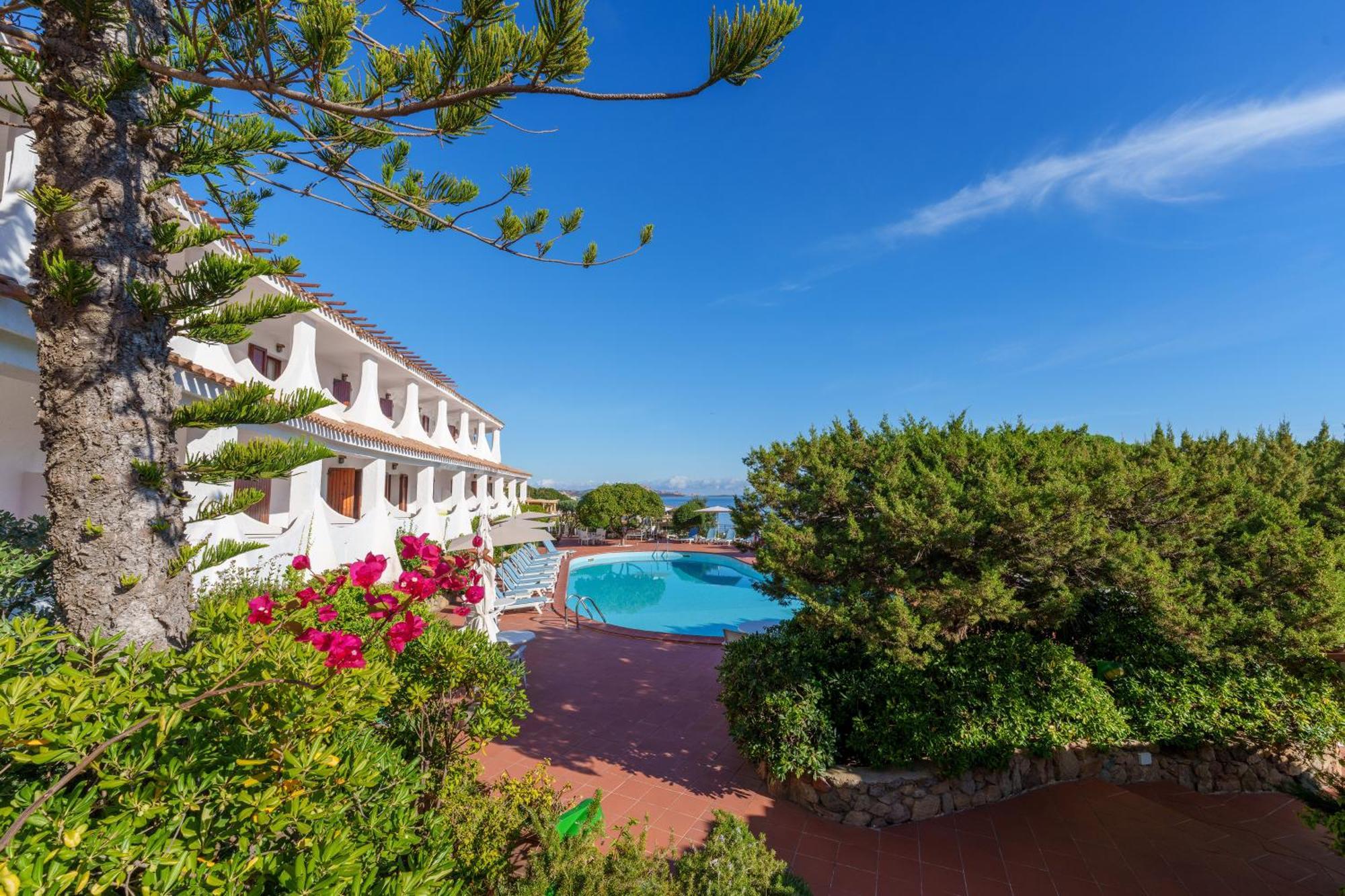 Hotel Punta Est Baja Sardinia Εξωτερικό φωτογραφία