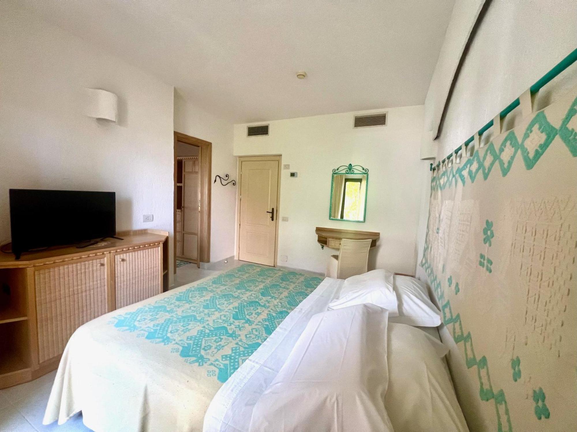 Hotel Punta Est Baja Sardinia Εξωτερικό φωτογραφία