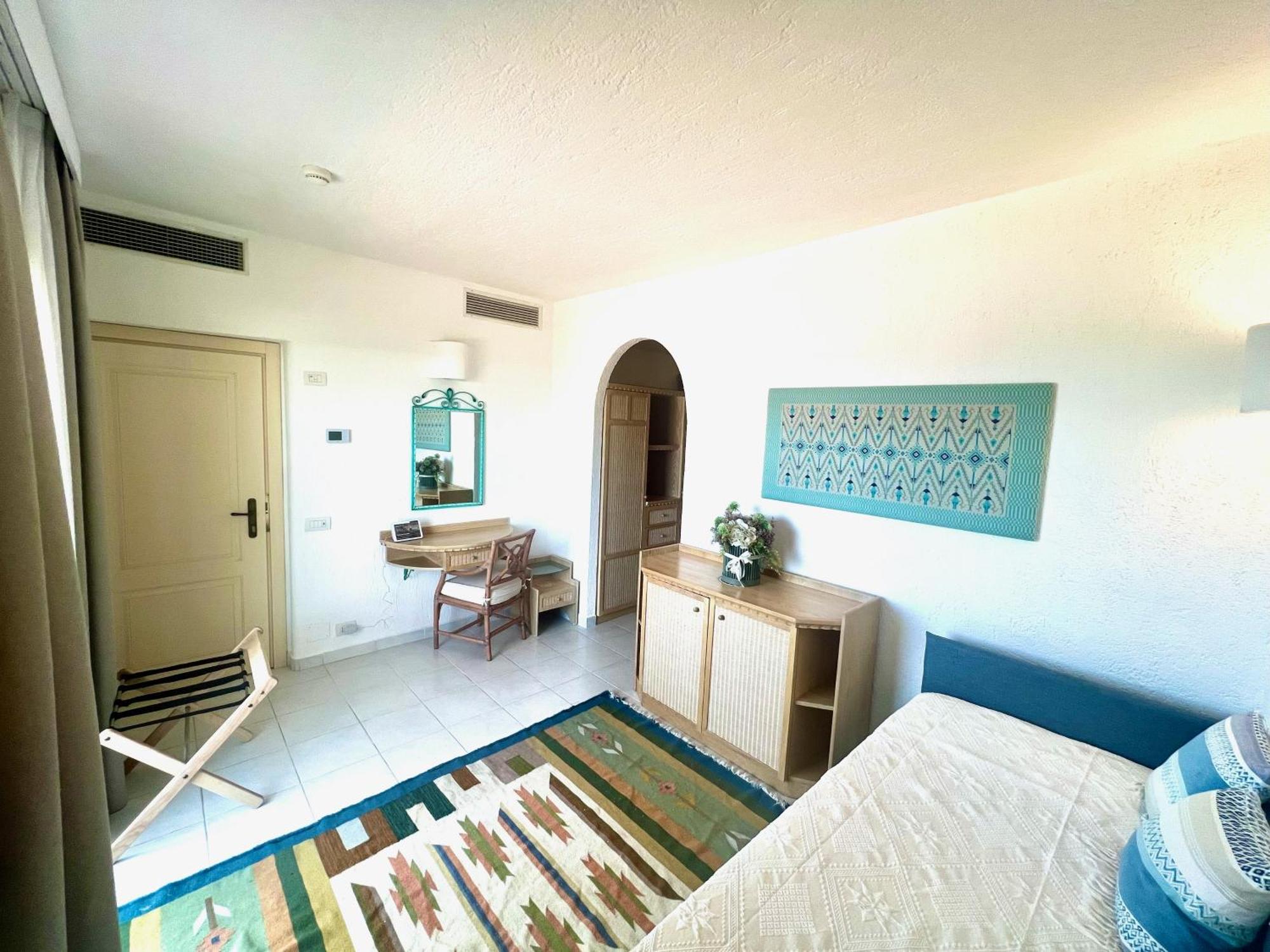 Hotel Punta Est Baja Sardinia Εξωτερικό φωτογραφία